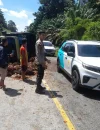 Truk Fuso bermuatan buah kelapa sawit terbalik di Jalan Batang Tarang–Tayan Hulu, Kabupaten Sanggau.