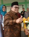 Wabup Kubu Raya Sukiryanto meninjau operasi pasar sembako di Masjid Nurul Iman Sungai Raya untuk memastikan stok kebutuhan pokok jelang Idulfitri.