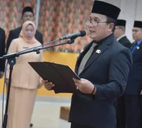 Bupati Kubu Raya Sujiwo melantik pejabat pimpinan tinggi pratama, Selasa (17/3/2026).