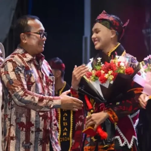 Bupati Kubu Raya Sujiwo saat menghadiri Lanceng Praben Kalbar 2026 di Qubu Resort, Sabtu malam (4/4/2026).