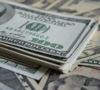 Ilustrasi - Pergerakan dolar AS melemah di pasar global akibat sentimen damai Iran.