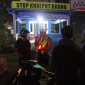 Polres Sintang menggelar razia malam dalam Operasi KRYD dan menertibkan 20 sepeda motor terkait knalpot brong serta pengendara tanpa helm, Sabtu (17/10/2026). (foto: res-Sintang)