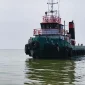 Kapal tunda yang ditahan Maritim Malaysia di perairan Bintulu karena diduga beroperasi tanpa jangkar. (Foto: facebook.com/maritimmalaysia)