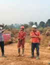 Tim gabungan memadamkan kebakaran lahan di Dusun Perawas, Kayong Utara, yang diperkirakan mencapai 50 hektare.