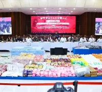 913837 (1) Deretan barang bukti sabu dan ganja yang berhasil disita Polri dalam konferensi pers di Gedung Bareskrim. (Mediahub.polri.go.id)