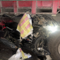 Kecelakaan maut di Jalan Raya Sungai Mawang, Kabupaten Sanggau, setelah sepeda motor menabrak truk Mitsubishi Fuso yang mogok pada Kamis malam. (Foto: Res-Sgu)