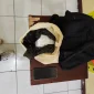 926458 (1) Petugas Ditresnarkoba Polda Sumut menunjukkan barang bukti sabu seberat 1 kilogram hasil penangkapan kurir di Deli Serdang. (Mediahub.polri.go.id)
