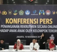 Densus 88 mengungkap lonjakan anak terpapar radikalisme akibat perekrutan online. (mediahub.polri.go.id)
