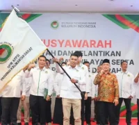 Gubernur Kalimantan Barat Ria Norsan menghadiri pengukuhan pengurus DPW dan DPD APPSI se-Kalbar di Hotel Alimoer, Sabtu (10/10/2026), sekaligus mendorong terciptanya perdagangan yang sehat dan berkelanjutan.