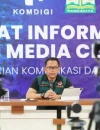 Abdul Muhari, Kepala Pusat Data dan Informasi BNPB, memberikan keterangan terkait distribusi logistik bencana Aceh. (BNPB)