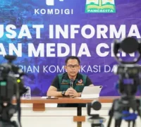 Abdul Muhari, Kepala Pusat Data dan Informasi BNPB, memberikan keterangan terkait distribusi logistik bencana Aceh. (BNPB)