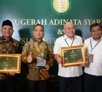 Gubernur Kalimantan Barat Ria Norsan menerima penghargaan pada Anugerah Adinata Syariah 2026 di Jakarta setelah Kalbar meraih tiga penghargaan nasional, termasuk Juara Kategori Wakaf.