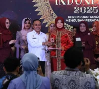 Wakil Gubernur Kalbar Krisantus Kurniawan menghadiri Anugerah Perempuan Inspirasi Indonesia 2025 IPEMI di Jakarta. (MC Kalbar)