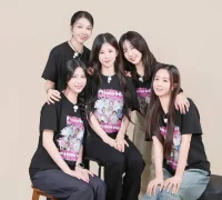 Apink sukses mendominasi chart Korea dan internasional lewat mini album RE LOVE. (instagram.com/official.apink2011)