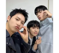 CNU, Sandeul, dan Gongchan B1A4 mengumumkan berdirinya B1A4 Company untuk mengelola aktivitas grup. (instagram.com/b1a4ganatanatda)