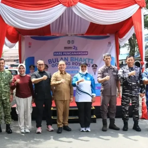 Gubernur Kalbar Ria Norsan membuka Peringatan Harganas ke-33 dan Pencanangan BBGRM XXIII Tahun 2026 di Taman Dirgantara Angkasa Pura, Kabupaten Kubu Raya.