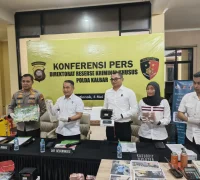 Konferensi pers Polda Kalbar terkait pengungkapan mafia BBM dan PETI.