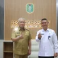 Sekda Kalbar Harisson bersama Kepala BKKBN Kalbar Nuryamin saat pertemuan perpisahan di Ruang Kerja Sekda Kalbar, Pontianak, Senin (11/5/2026.
