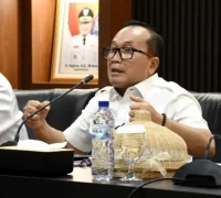 Bupati Kubu Raya Sujiwo memimpin rapat pembentukan misi kemanusiaan bedah rumah warga tidak layak huni.