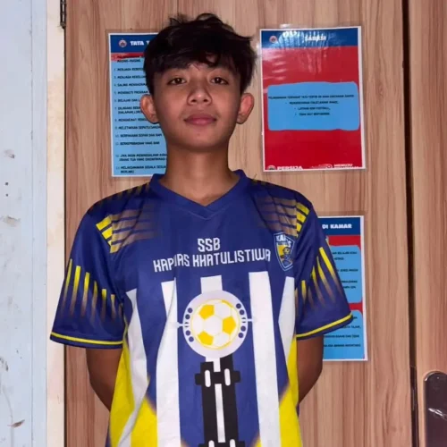 Benediktus Damar Banua, pemain binaan SSB Kapuas Khatulistiwa yang kini berlatih di Akademi Persija, menjadi satu-satunya wakil Kalimantan Barat dalam seleksi Timnas Indonesia U-16 di IKN.
