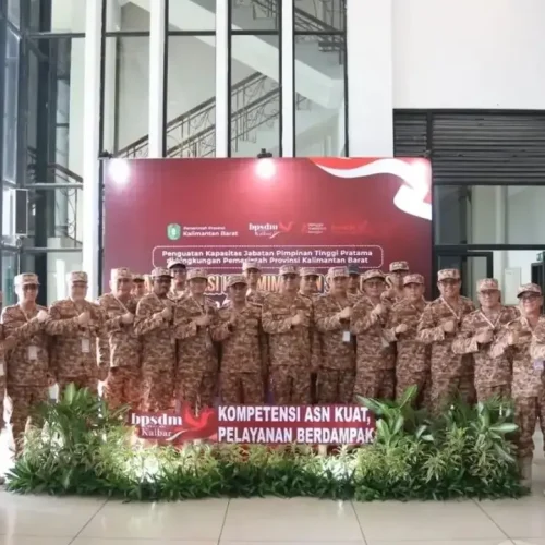 Wagub Kalbar Krisantus Kurniawan usai memimpin apel pembukaan Program Pengembangan Kompetensi Pejabat Pimpinan Tinggi Pratama.