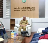 Borneo Intra-Regional Dialogue 2025 Upi Asmaradhana dan Sekda Kalbar Harisson membahas persiapan Borneo Intra-Regional Dialogue 2025. (instagram.com/adpim.provkalbar)