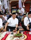 Wakil Wali Kota Singkawang Muhammadin menghadiri Bukber Akbar Singkawang 2026 di Masjid Raya bersama masyarakat, Jumat (6/3/2026).