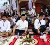 Wakil Wali Kota Singkawang Muhammadin menghadiri Bukber Akbar Singkawang 2026 di Masjid Raya bersama masyarakat, Jumat (6/3/2026).
