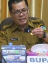 Bupati Kayong Utara Romi Wijaya memimpin rapat koordinasi bersama Pertamina Patra Niaga membahas penguatan stok dan distribusi BBM menjelang MTQ Kalbar 2026.