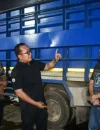 Bupati Kubu Raya Sujiwo melakukan sidak terhadap truk pengangkut kelapa sawit bermuatan berlebih di jalan poros Desa Mega Timur, Kecamatan Kuala Mandor B, untuk mencegah kerusakan infrastruktur jalan. (Foto: Prokopim KKR)