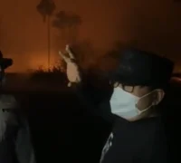 Bupati Kubu Raya Sujiwo meninjau langsung lokasi kebakaran hutan dan lahan di Desa Limbung, Kecamatan Sungai Raya. (instagram.com/sujiwo99)