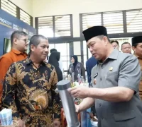Gubernur Kalbar Ria Norsan membuka Bursa Wirausaha Unggulan 2026 di Auditorium Universitas Tanjungpura, Pontianak, untuk mendorong UMKM Kalbar naik kelas dan meningkatkan daya saing usaha.