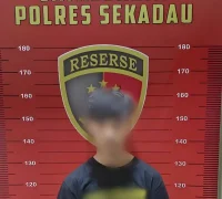 Petugas Polres Sekadau mengamankan pelaku pencurian kendaraan bermotor (curanmor) yang ditangkap di wilayah Kecamatan Belitang, Kabupaten Sekadau.