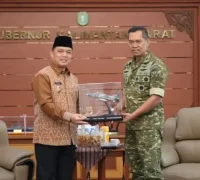 Gubernur Kalimantan Barat Ria Norsan menerima kunjungan pamit Danlanud Supadio Marsma TNI Sidik Setiyono di ruang kerjanya, Pontianak, Jumat (9/10/2026).