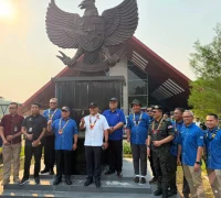 Wakil Menteri Perhubungan II Sarawak Datuk Henry Harry Jinep meninjau pembangunan ICQS Serikin di Sarawak.