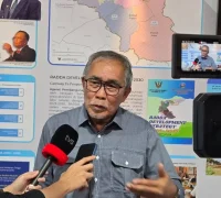 Datuk Len Talif Salleh menyampaikan kesiapan Sarawak membantu Indonesia menangani karhutla dan kabut asap. (Foto: facebook.com/lentalif.salleh.7)