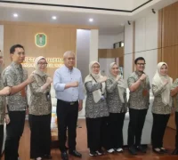 Sekda Kalbar Harisson menerima kunjungan Deputi BPJS Kesehatan Wilayah IV Yessi Kumalasari di ruang kerjanya.