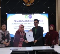 Penandatanganan kerja sama Dinkes Kalbar dan UM Pontianak untuk memperkuat ekosistem kesehatan daerah.