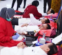 Edi Kamtono, Hari Pengayoman. Wali Kota Pontianak Edi Kamtono melakukan donor darah di Hari Pengayoman. (pontianak.go.id)