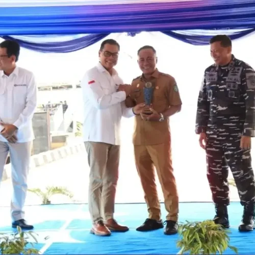 Wagub Kalbar Krisantus Kurniawan melepas Ekspedisi Rupiah Berdaulat 2026 di Pontianak.