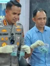Barang bukti 1.562 butir pil ekstasi yang diamankan Satresnarkoba Polresta Pontianak saat penggerebekan di Kampung Beting.