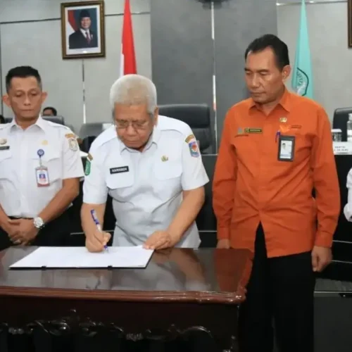 Sekda Kalbar Harisson mengikuti Ekspose Hasil EPPD 2026 terhadap LPPD kabupaten/kota se-Kalimantan Barat secara daring.