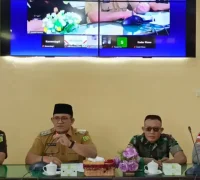 Wakil Bupati Sambas H. Heroaldi Djuhardi Alwi membuka rapat evaluasi kinerja TPPED Kabupaten Sambas di Aula BAPPERIDA