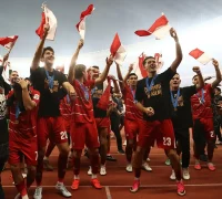 Timnas Indonesia merayakan kemenangan atas Thailand di SUGBK setelah menjuarai FIFA ASEAN Cup 2026 melalui adu penalti. (Foto: instagram.com/gianni_infantino)