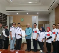 Sekda Kalbar Harisson menyerahkan SK panitia FORPROV II 2026 kepada KORMI Singkawang
