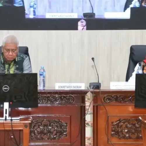 Sekda Kalbar Harisson membuka Forum Penyusunan Dokumen CSR 2027 di Balai Petitih Pontianak.