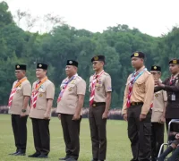Gubernur Kalbar Ria Norsan, HUT Pramuka ke-64 Gubernur Kalbar Ria Norsan menerima penghargaan Lencana Melati dari Kwartir Nasional pada HUT Pramuka ke-64 di Cibubur. (Kalbarprov.go.id)