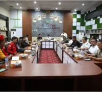 Wali Kota Singkawang Tjhai Chui Mie pimpin dialog bersama Aliansi Singkawang Memanggil Wali Kota Singkawang Tjhai Chui Mie pimpin dialog bersama Aliansi Singkawang Memanggil