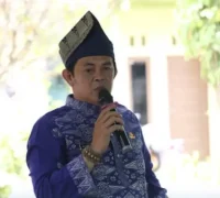 Wakil Wali Kota Singkawang Muhammadin, Tapong Tawar Wakil Wali Kota Singkawang Muhammadin menghadiri tradisi Tapong Tawar di Kelurahan Roban. (Prokopim Singkawang)