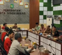 Wali Kota Singkawang Tjhai Chui Mie pimpin rapat persiapan Mooncake Festival 2025 Wali Kota Singkawang Tjhai Chui Mie pimpin rapat persiapan Mooncake Festival 2025. (instagram.com/tjhaichuimie)